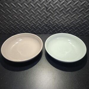 Set Of (2) Coventry Colorwheel 8.5" Stoneware Bowls - 1 Light Brown 1 Light Blue